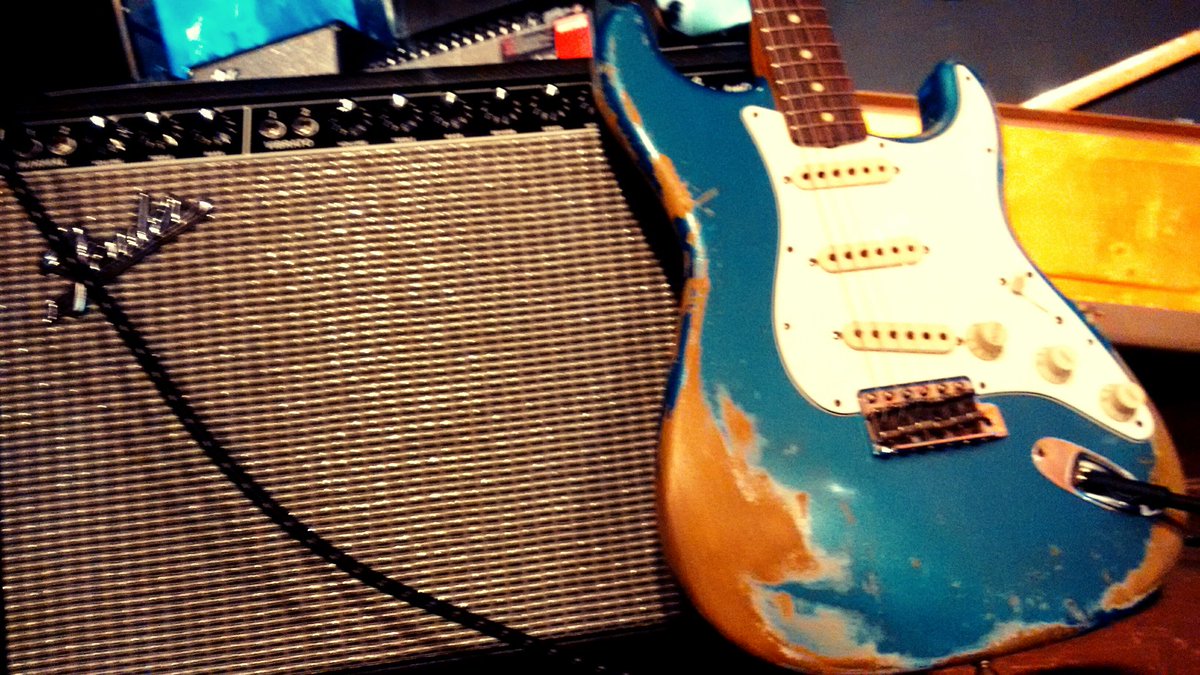myscustomshop's tweet photo. #Stratocaster super heavy relic '64 #fender #deluxe https://t.co/TnnOHidfp0