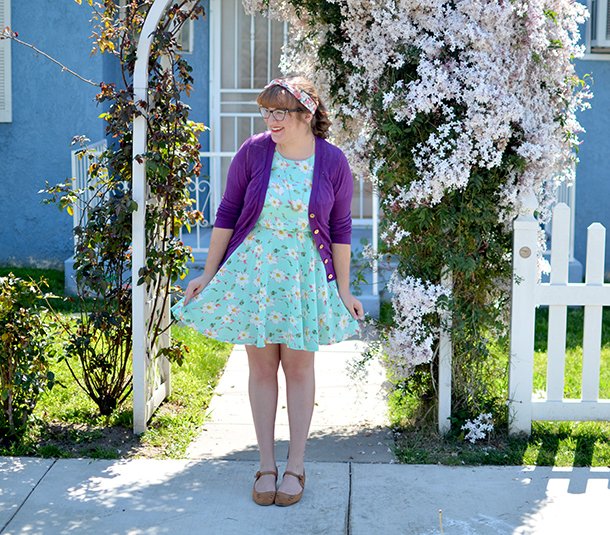 Fully embracing with this sweet dress from <a href="/Poshmarkapp/">Poshmark</a> in today's #blog post: room334.com/2017/03/mint-f… #ootd