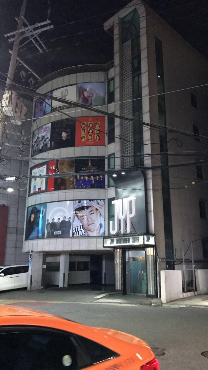 taylamaddison's tweet photo. Got 7 where you at!? I'm out front #got7 #aussie #jyp https://t.co/sY83ojPKv2