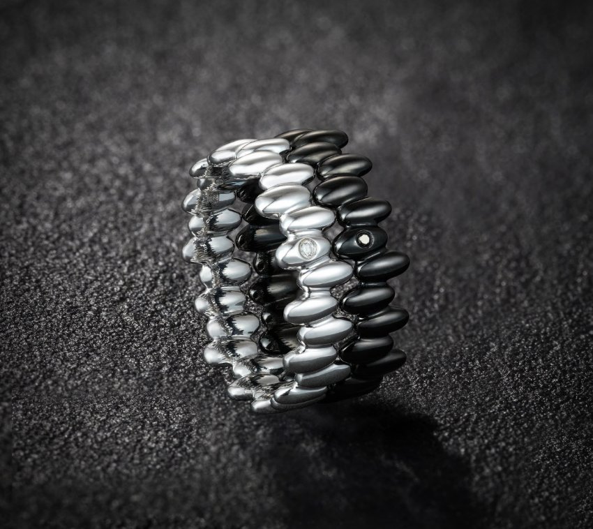 A beautiful piece from the recently launched Julien Riad Sahyoun Skinny Collection #jsay #finejewellery #skinnycollection