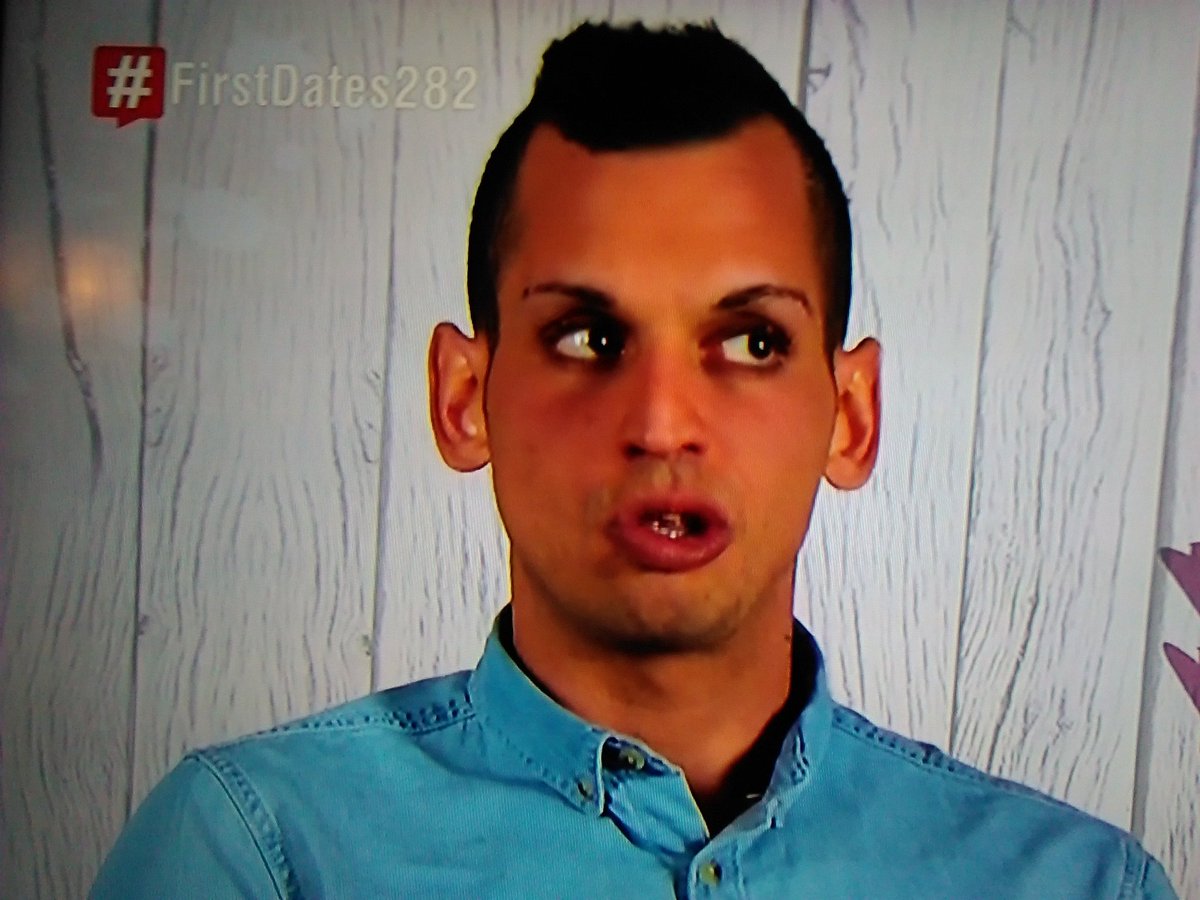 Jamon_de_york's tweet photo. #firstdates282
Juan ademas de desgraciarse las cejas y ponerse una boñiga de vaca en la cabeza, también se pone las orejas del reves https://t.co/4PoG5kpDnK