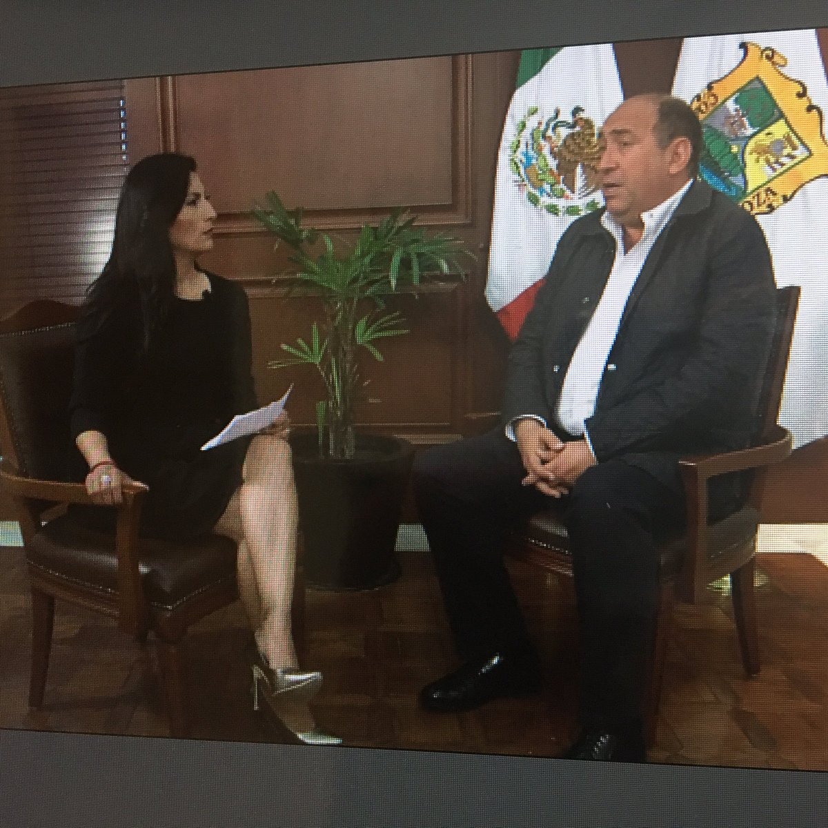 En unos momentos más entrevista exclusiva con gobernador <a href="/rubenmoreiravdz/">Rubén Moreira</a>