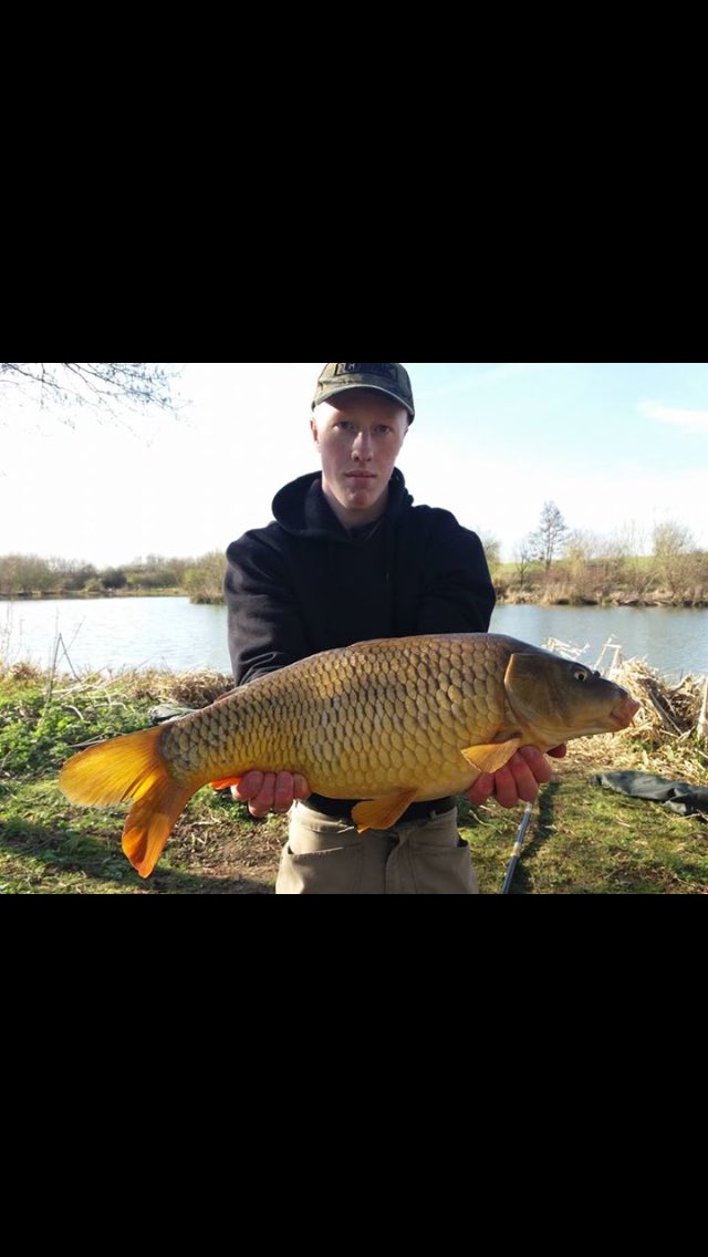 SkipseyTom's tweet photo. Another great day on the bank, plenty of fish cruising about just below the surface @thelastyard14 @CoreBaits_uk @carpology https://t.co/bogyfbbQSi