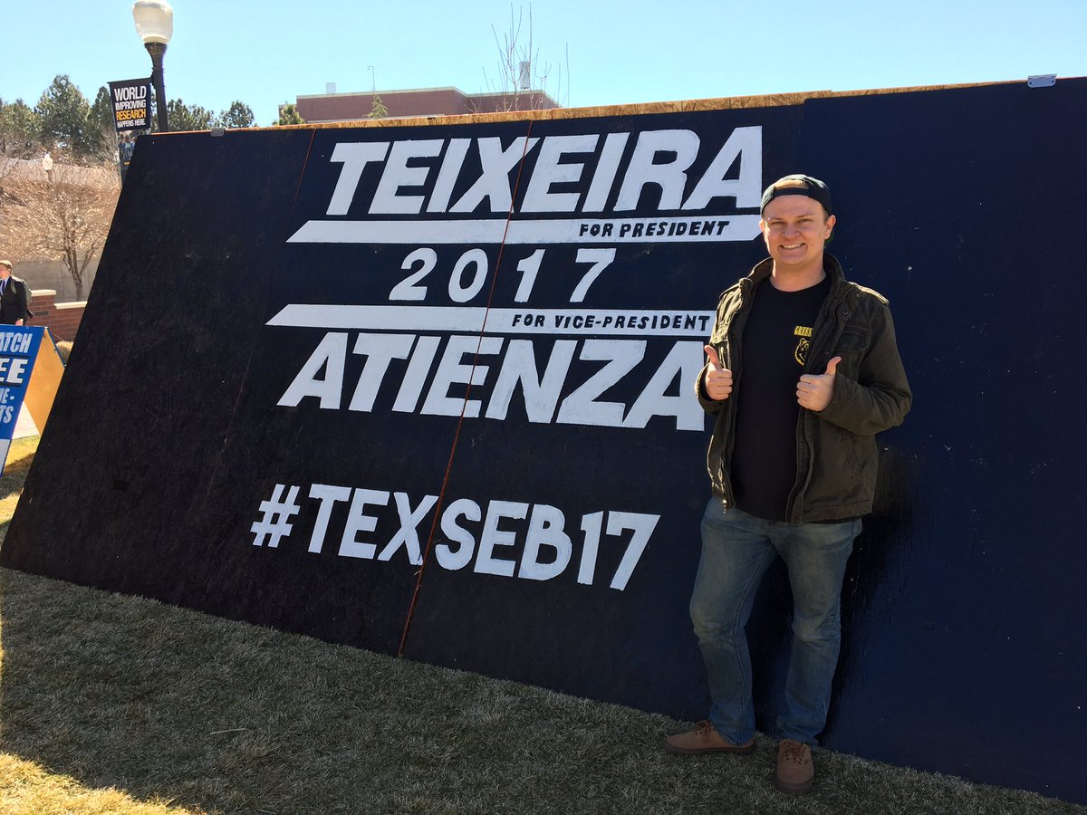 BrandonWalberg's tweet photo. I 🖤 big signs &amp; #TexSeb17 https://t.co/kJEfB12xsm
