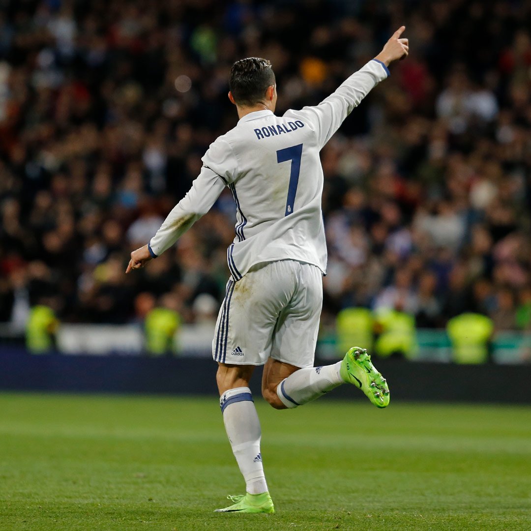 realmadridfra's tweet photo. ☝🇵🇹🌟 #RMLiga
#RealMadrid 2-1 @RealBetis

⚽ @Cristiano 41'

#HalaMadrid https://t.co/dWur5z4MuB