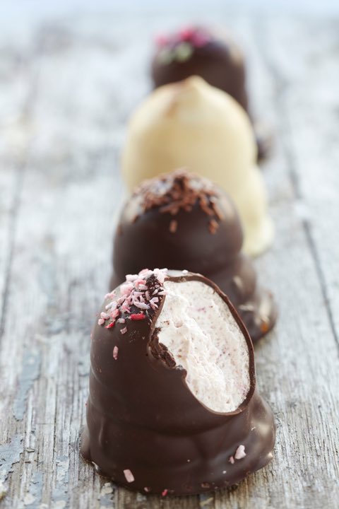 Mate2200's tweet image. Prøver ihærdigt at lokke frivillige forældre til at deltage i vores store trænermøde på torsdag.  #spangsberg #guffeguffe #valbyboldklub