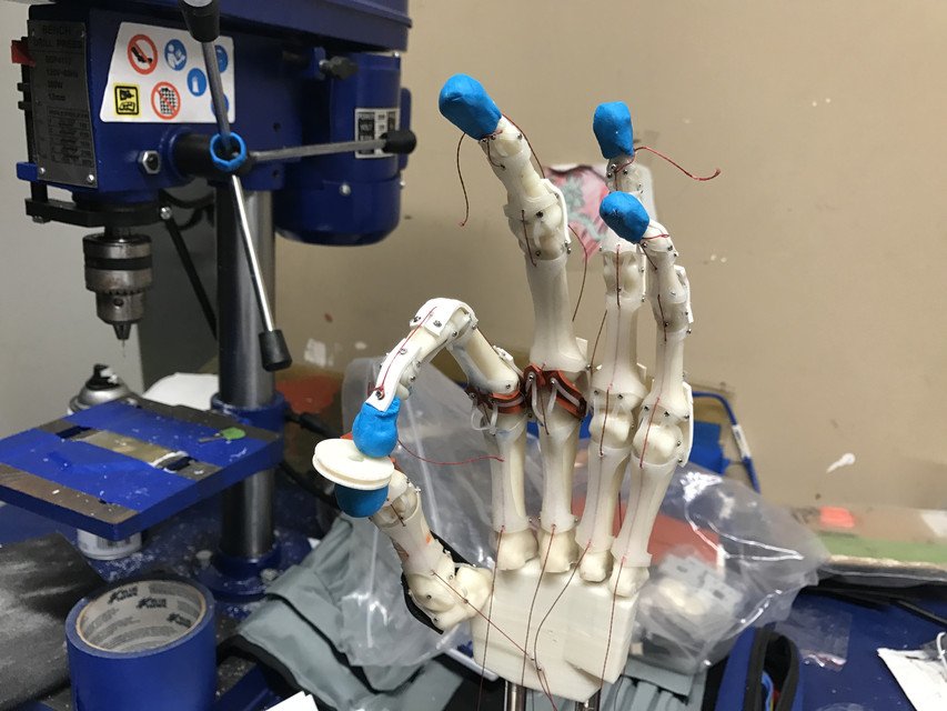 mUVe3DLLC's tweet photo. High School Senior Develops 3D Printed Biomimetic Robotic Prosthetic Hand https://t.co/QZ7Eilbb7N #3Dprinting #mUVe3D https://t.co/1GSZQSfThh