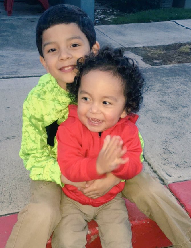 abelbruhh's tweet photo. Sons 👦🏽👶🏽🤘🏽 https://t.co/jpNwH6sMLY