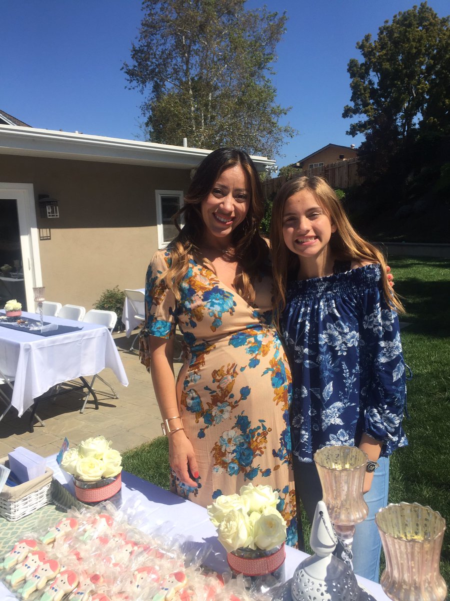 savanajordan's tweet photo. can't wait for my cousin to be born #lovemyaunt #babyshower #mermaid https://t.co/lFoXlJQzMb