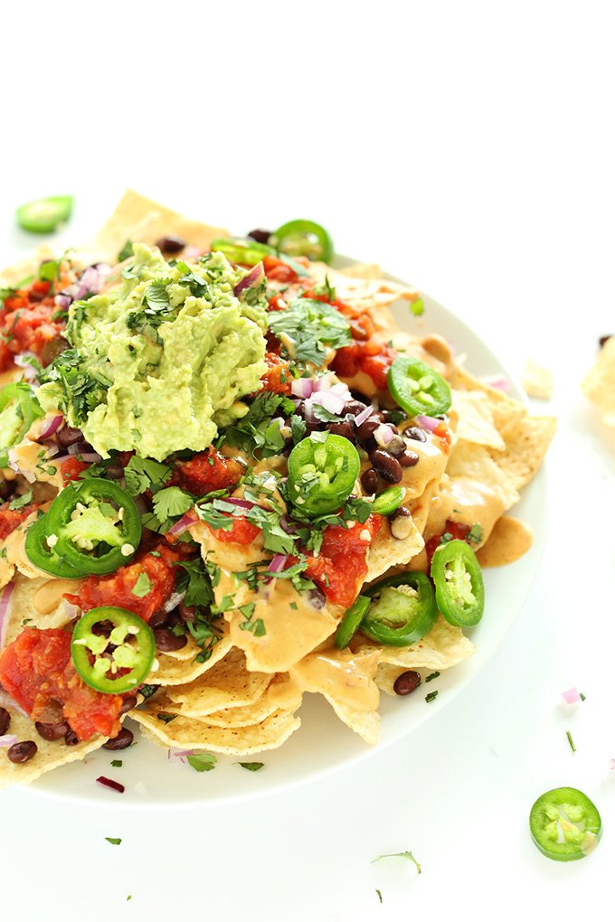 Try this delicious 'OMG-Vegan Butternut Queso' recipe! Great for drizzling over nachos.
#vegan #recipeoftheday 

thefirstmess.com/2014/09/24/omg…