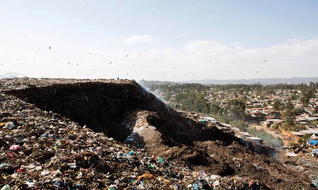46 persone morte sotto una frana di immondizia in Etiopia