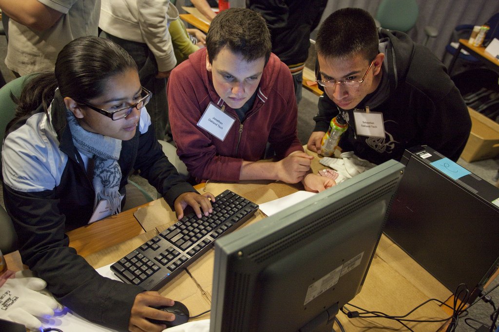 CAGoBiz's tweet image. Calling all #NextgenCoders!! GO-Biz & @CalPoly Announce 2017 Cyber Innovation Challenge (June 24 & 25) bit.ly/2nx6PcG