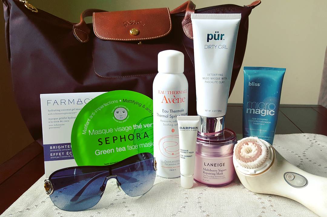 anaddict2beauty's tweet photo. Link in in bio about my #skincare routine. #mondaymotivation is all I need to use a #mask to wake me up. ๐ช #blogger #addictedtobeauty https://t.co/3SVdgONM8P
