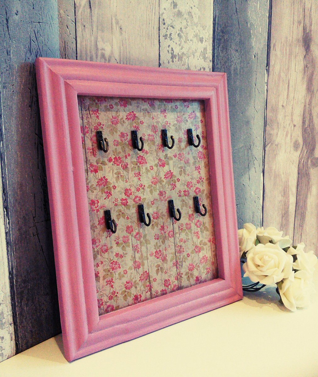 Alysonshabbyho2's tweet image. etsy.com/uk/shop/Alyson… #walljewelrydisplay #shadowboxdisplay #walljewelryhanger 💕