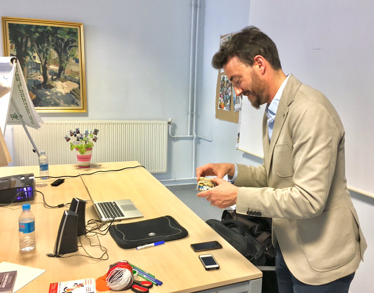 LANzalaudio's tweet photo. @jortizdeurtaran nos habla de su "¿Y ahora por qué no?" y nos motiva para esta recta final en la lanzadera.#Milaesker Jorge por todo!!🌱☀️💧 https://t.co/PHM2lwe3jD