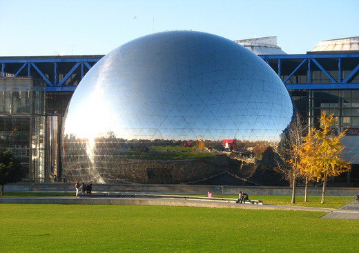 1jour's tweet photo. #13_mars 1986 : Inauguration de la Cité des Sciences de la Villette | https://t.co/gNH1yxw6bq https://t.co/9j987UNdnj