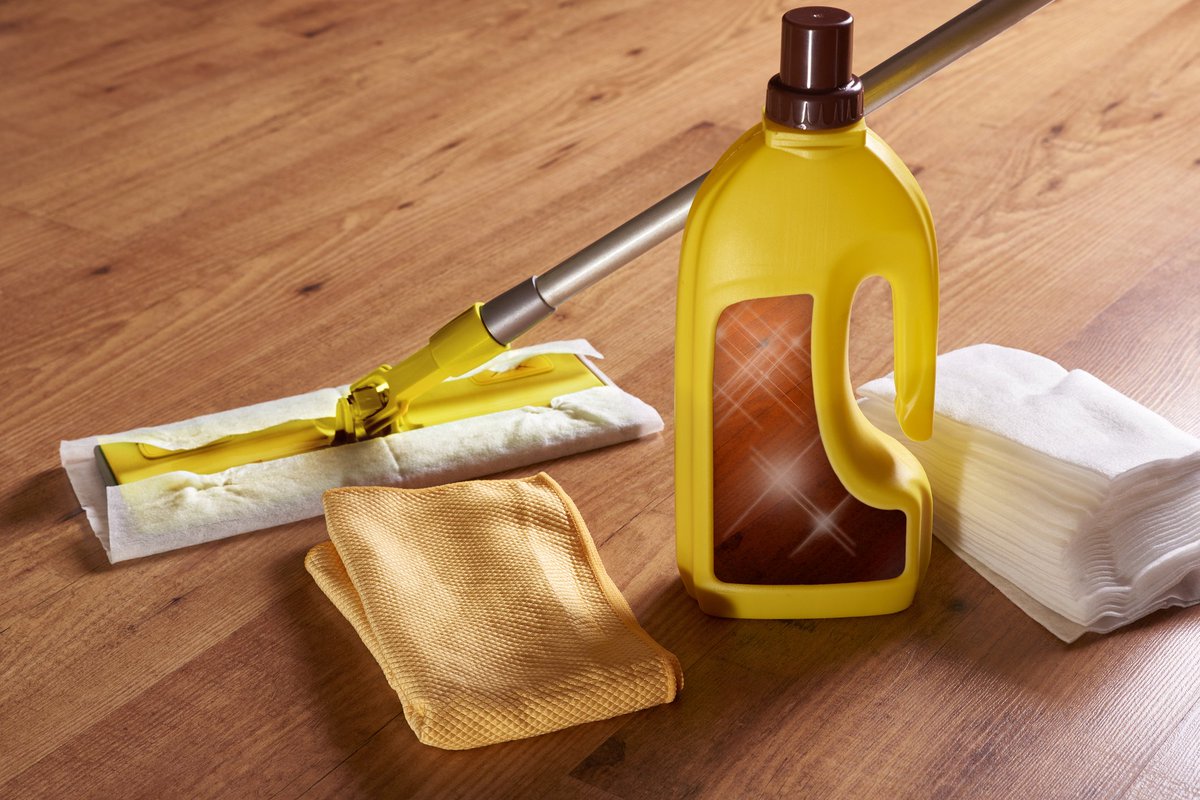 DreamCleanMS's tweet image. In between professional cleanings, mop your ceramic tile floors with a chamois mop. #FastTips