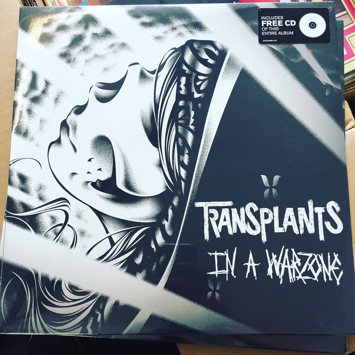 RPMRecordsBOG's tweet photo. #transplants está conformado x integrantes d #rancid #blink182 y #operationivy. #inawarzone d 2013 es pura potencia, lo consigues en #rpmbog https://t.co/z7GFcOhSwv