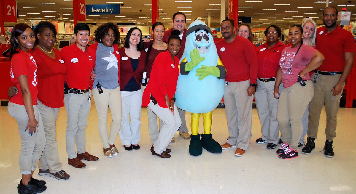 PearlandPearRun's tweet image. Target Pearland Team Members and Peary supporting the 2017 Pear Run!

#pearrun2017 #pcpaaa #supportingPearlandPD