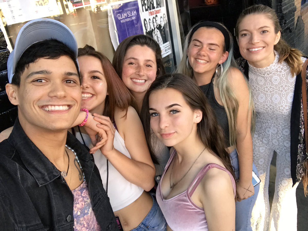 CosmosNCreature's tweet photo. Selfies with #CosmicCreatures in SF part 2 https://t.co/L4U7ZqAIH2