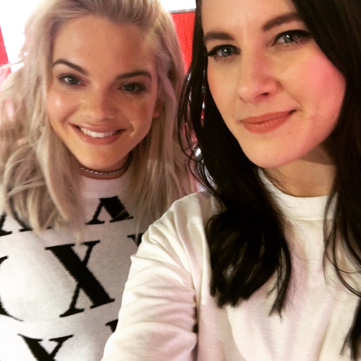 katshoob's tweet photo. yayyyyyyy @louisa is on show with me tonight 10pm @thisisheart #bestbehaviour #louisajohnson 🐬 https://t.co/P8MrjxRoaH