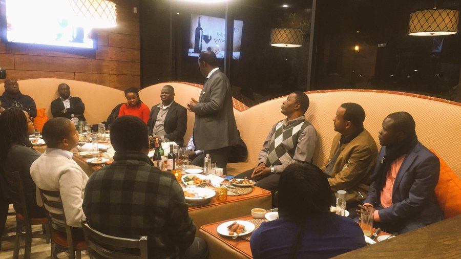 Raila shares dinner with Kenyans in US after food poisoning scare – Nairobi News