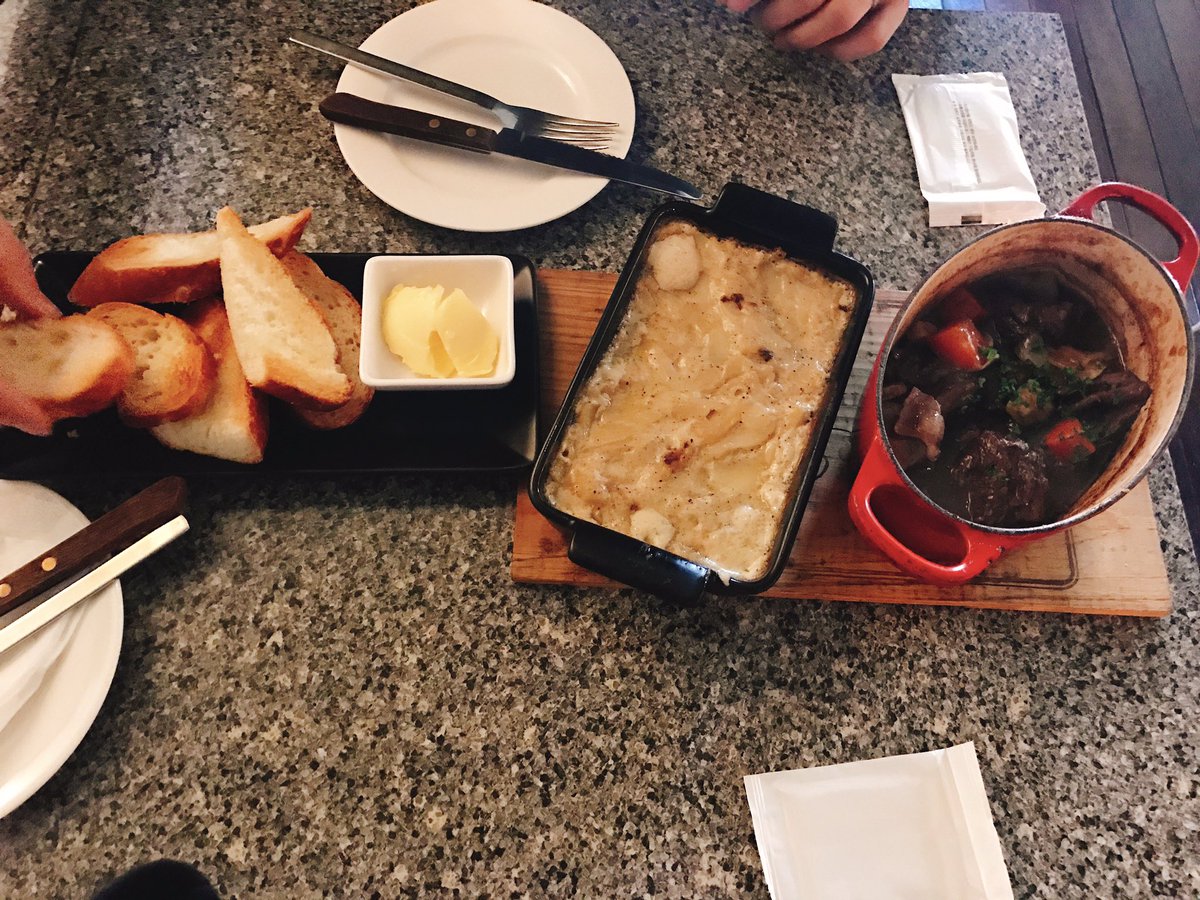 JALMUKGET's tweet photo. 이태원 라플랑끄. 프랑스 가정식을 하는 곳이다. 일주일 전에 예약했다. 감자그라탕 ₩8500 오 여기 그라탕 정말로 맛있었다 https://t.co/oT5SwB7WEZ