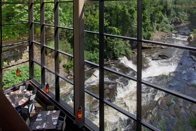 IntercapLend's tweet image. 8 Ohio Restaurants Right On The River That You’re Guaranteed To Love - bit.ly/2lIyhaW