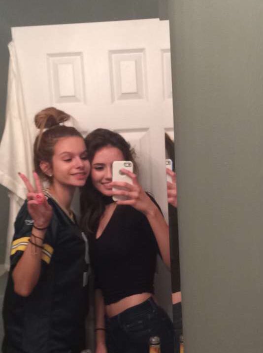 oliviakingr's tweet photo. Happy birthday Demi❤❤love you hope you had a great day @_demiboyle https://t.co/xB268wzSr4