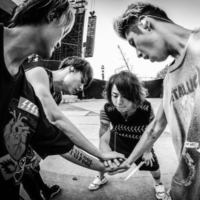 oneokrock_syaa's tweet photo. ONE OK ROCKファンです！
まだまだ新米
ファンのお友達欲しいです！！
#OORerさんと繋がりたい 
#RTした人全員フォローする 
#OORerさんRT 
#邦ロック好きのフォロワーさんが増えることを願う https://t.co/ipRHlHSO0u
