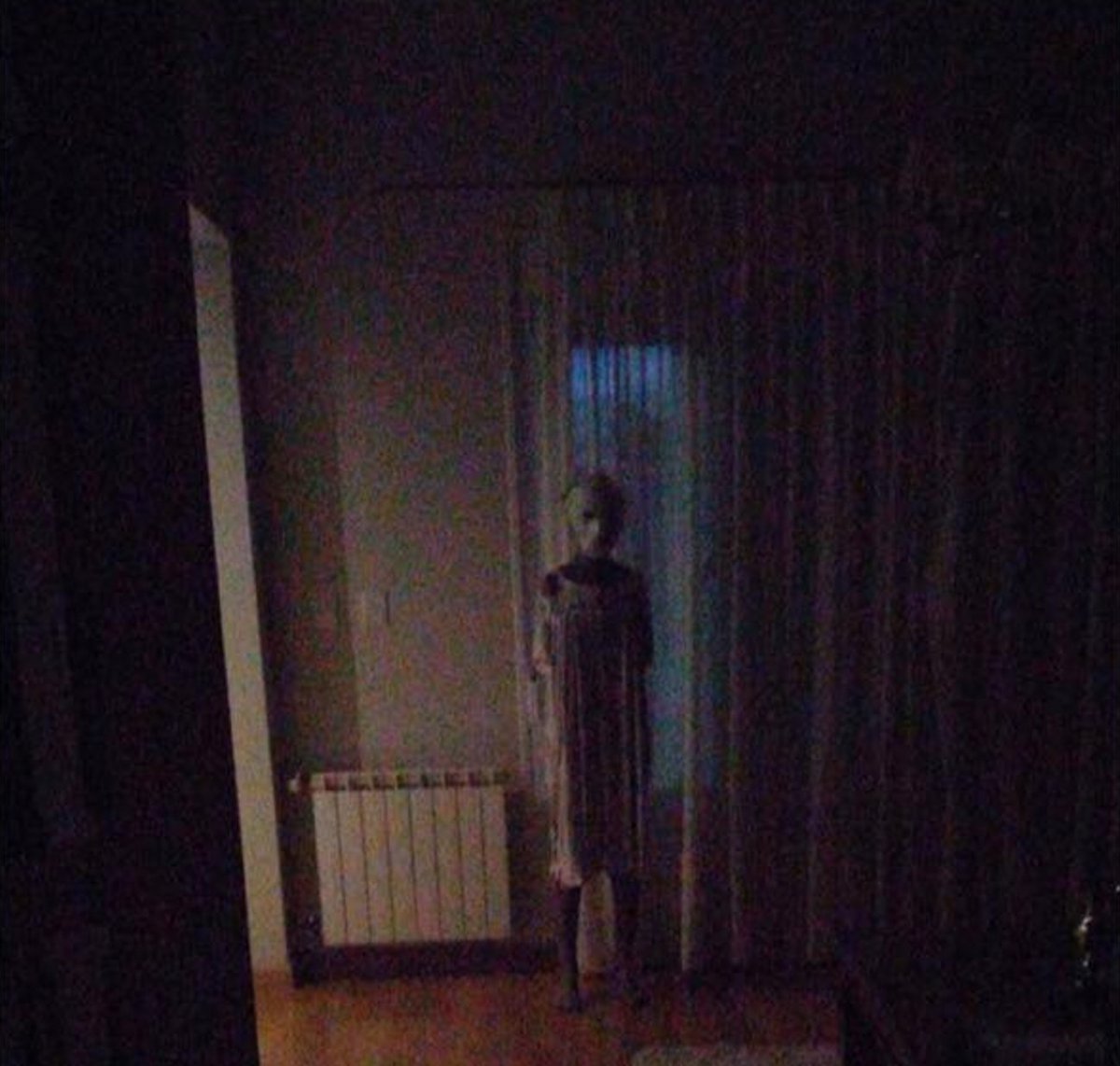 DaHorseOne's tweet photo. Si no das RT en menos de 10 segundos esto aparecerá en tu casa esta noche https://t.co/9uOTkJCVME