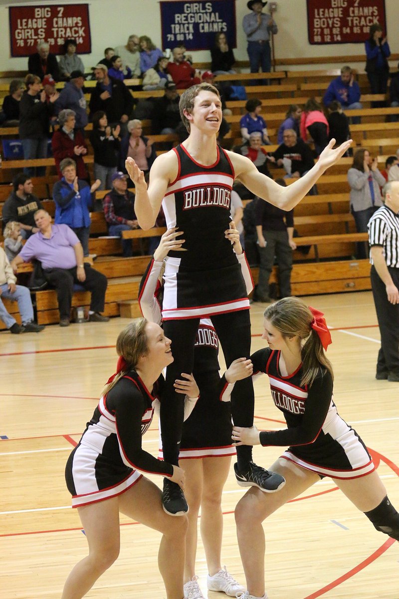 hbruna23's tweet photo. @Gabe_Pieschl cheerleader one day, state champ the next. https://t.co/WbhOMrMtQI