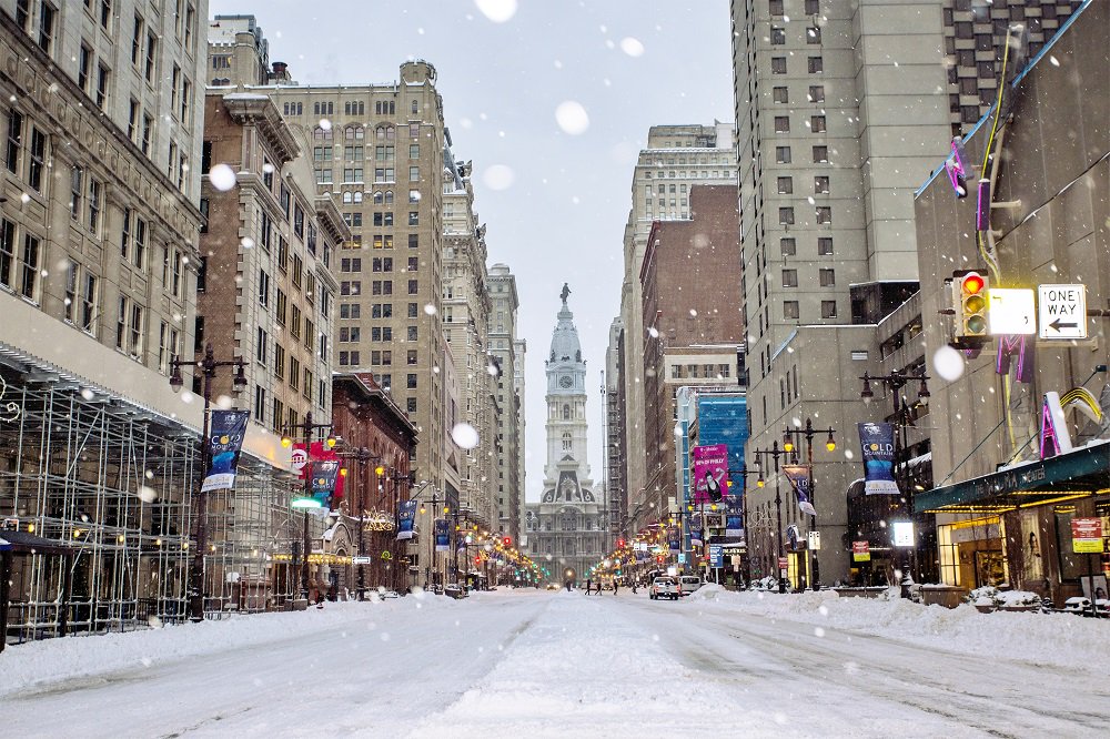 Here's what you need to know about #PHLSnow, including info on transit, schools, parking, shoveling &amp; safety ➡️ bit.ly/2nn8an8