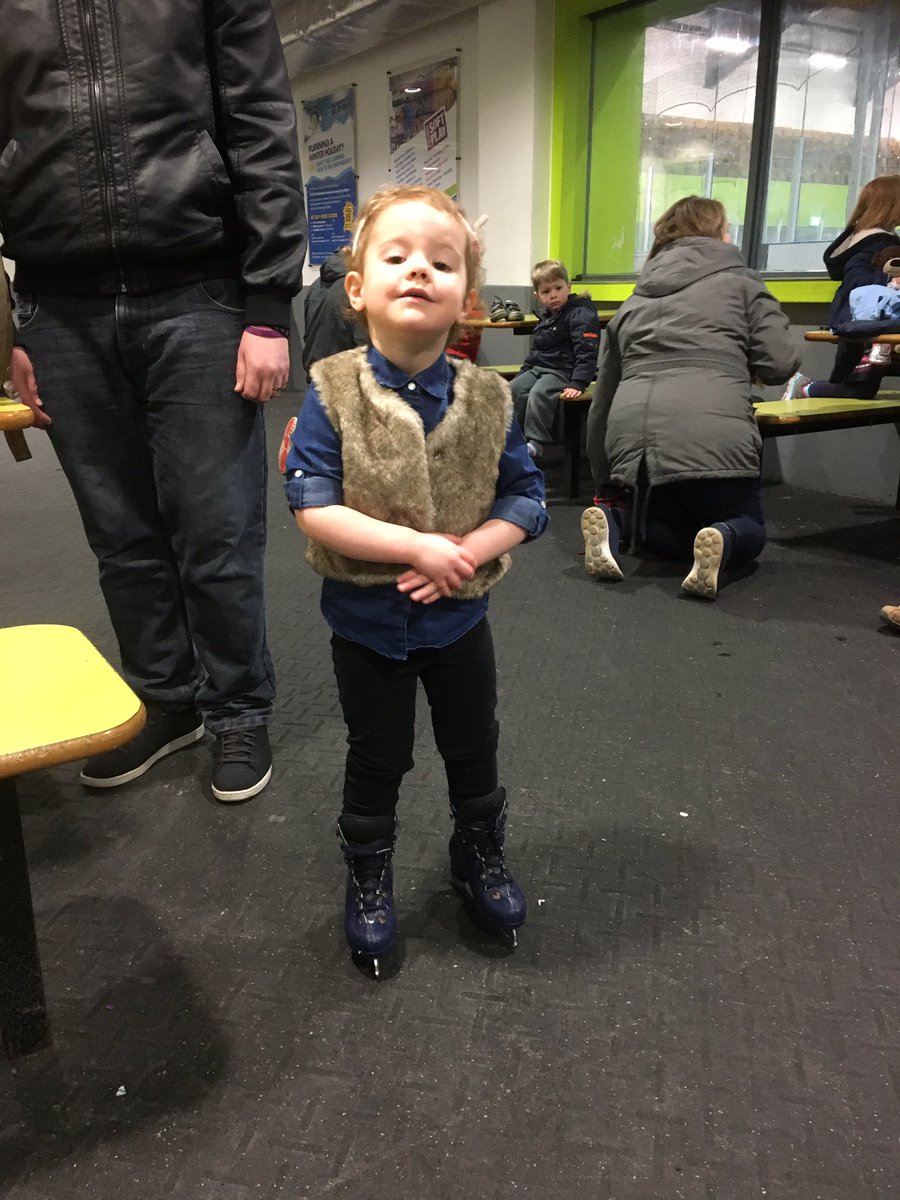 isla_turner's tweet photo. Ice skating ⛸ https://t.co/mSpMr57ft0