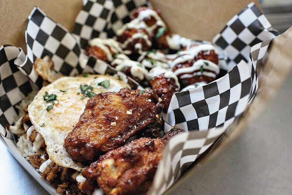 serving up the favorites tonight at <a href="/McIntyresHOU/">McIntyre's Houston</a> from 4p-10p! if you can't make it out, catch us on <a href="/ubereats/">Uber Eats</a>! 🐔❤️ | 📷: <a href="/ShootMyChef/">Ben Sassani</a>