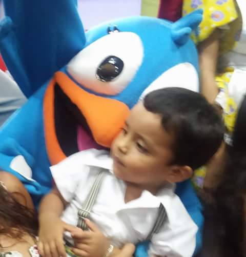 jamylew's tweet image. Liamcito con la Gallina Pintadita teatro principal ICPNA de Lima