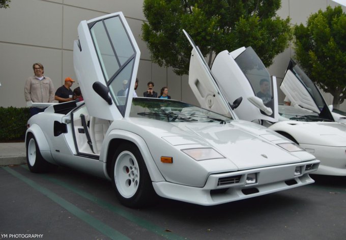 Edzaddress's tweet photo. All white beauty #Contach #Lambo so hot ... https://t.co/EZVh46J5PN