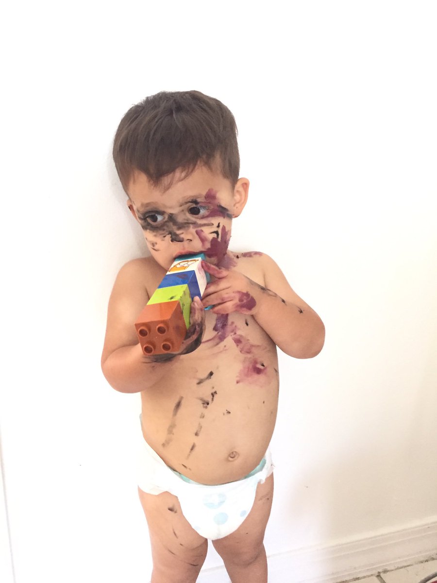 _Shany's tweet photo. Today, I'm thankful I don't spend a lot of money on my make up. #momlife https://t.co/DxGtUunyNu