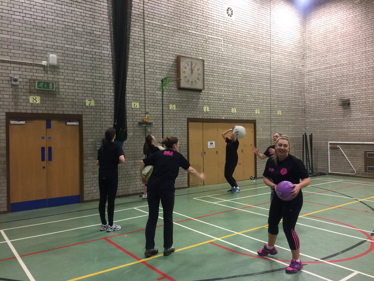 lightningB2Net's tweet photo. A busy night down at Back to Netball @IhlWigan https://t.co/pIPud7os1t