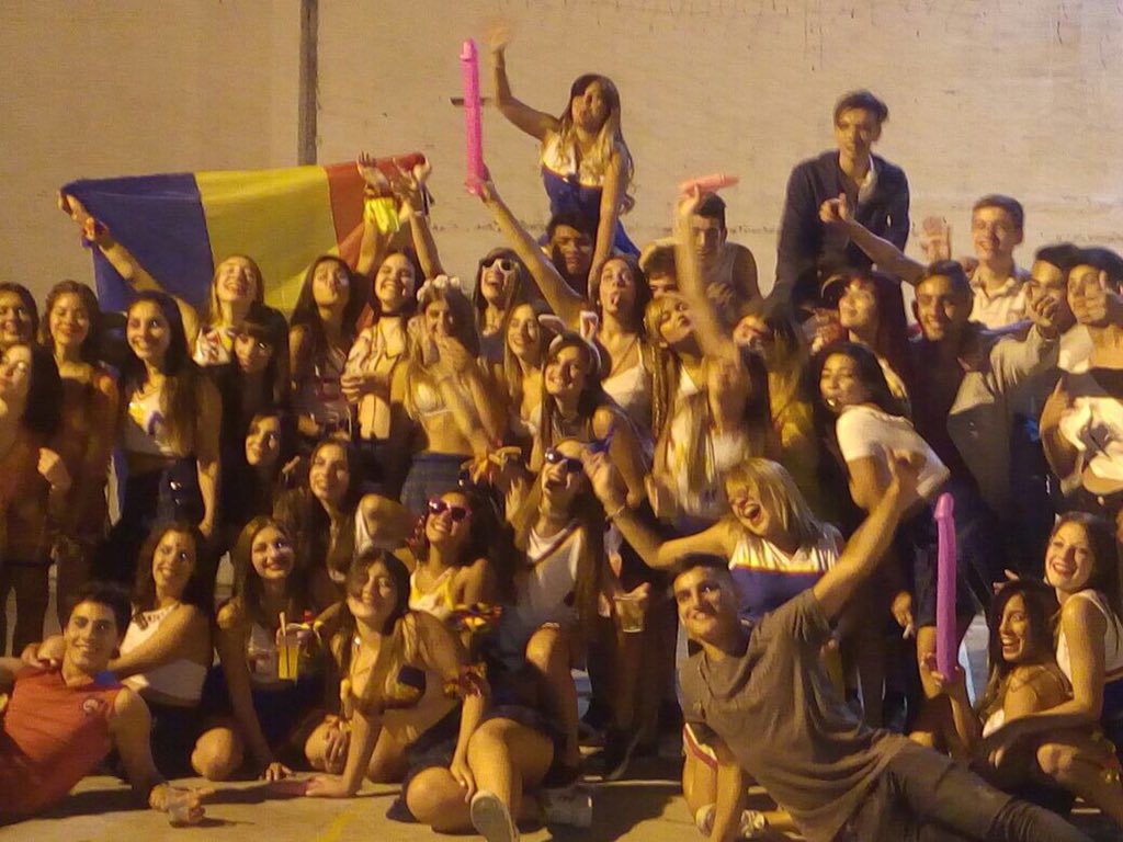 ochoaalexia1's tweet photo. Modelo marmol❤️💛💙 https://t.co/AasbsPWQj3
