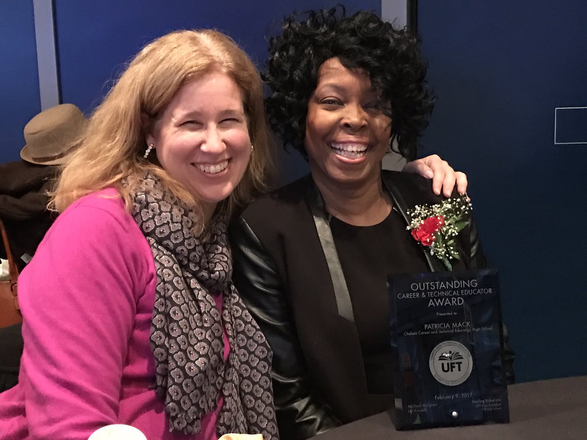 sjosephfowler's tweet photo. @ChelseaCTEHS Pat Mack award winner and principal Kim Bradley #publicschoolproud https://t.co/YrGXE8rT7y