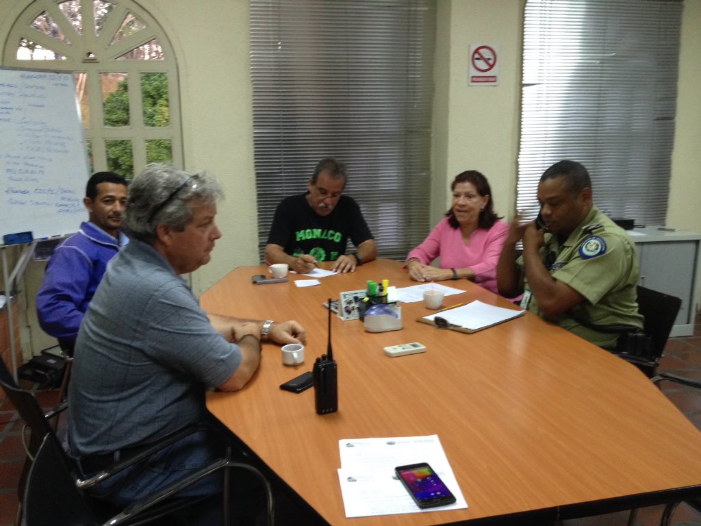 asoteainforma's tweet image. Reunidos con el Com Raúl Mejias Coordinador Gral de patrullaje de @Polisucreoficia para coordinar el patrullaje y control en la Urb