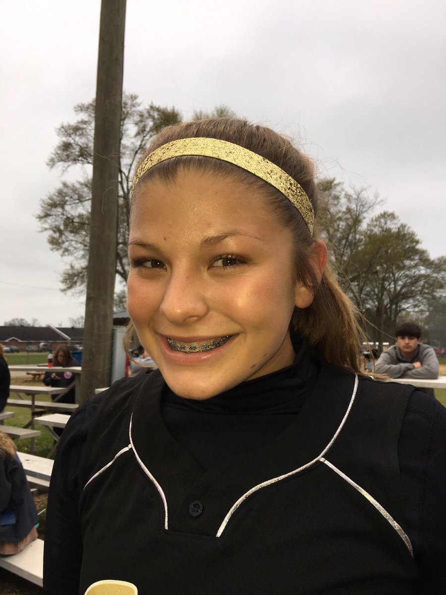 kristinfblack's tweet image. Mabry is channeling her inner Haley Fagan today!!!😍 #welovequeenhaley #excelsoftball.  @queenhaley02