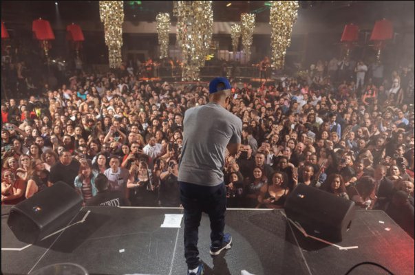DJAylaSimone's tweet photo. Photos are up from @Tip's sold out​ show @LexNightclub​! What a night! <3 https://t.co/6KZlp2u8Se #reno #nightlife #TIconcert @grandsierra https://t.co/YsqsLTkmMA