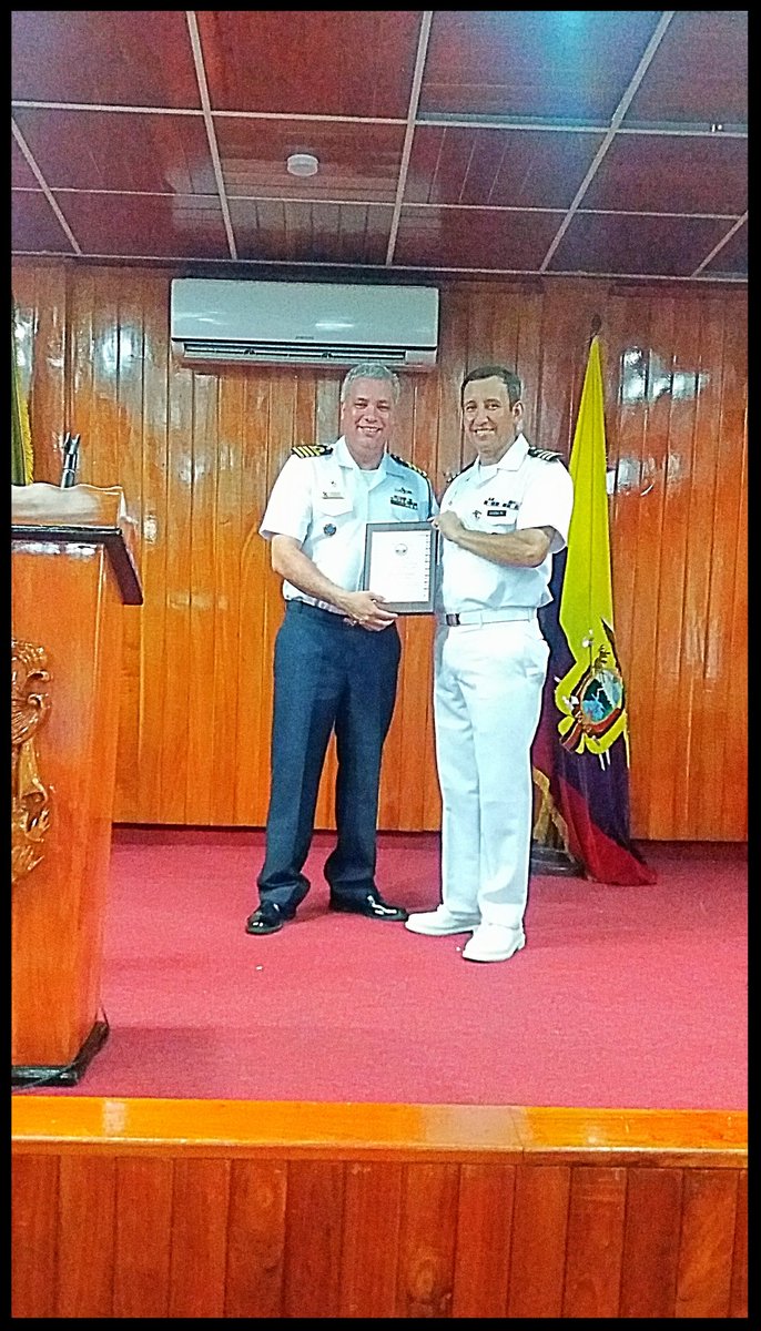 CAPAYO2015's tweet photo. #VisitaAgregados La Capitanía de Puerto Ayora y el SHOIAR contó con la Visita de Agregados Militares y de Policía acreditados en el Ecuador. https://t.co/1jn49lqjHL
