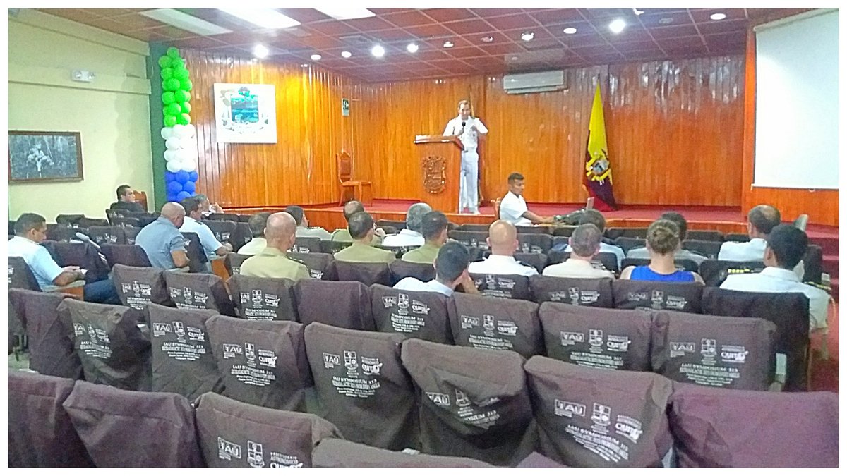CAPAYO2015's tweet photo. #VisitaAgregados La Capitanía de Puerto Ayora y el SHOIAR contó con la Visita de Agregados Militares y de Policía acreditados en el Ecuador. https://t.co/1jn49lqjHL