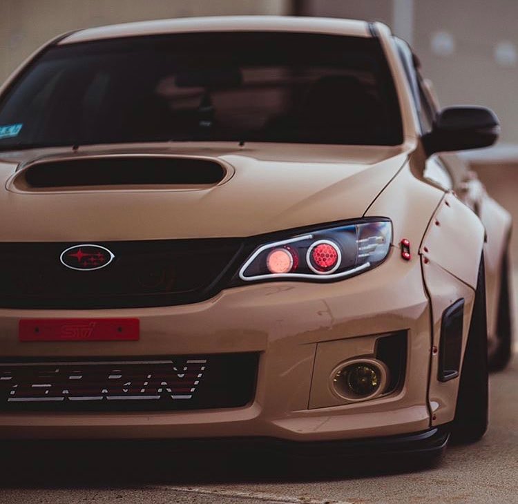 If looks could kill. 

🏎-@desert_sti 
📷-@kieranbuttrick