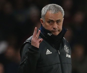 Cup/Chelsea-Man U : Insulté par les supporters des Blues, voici la cinglante réponse de Mourinho
