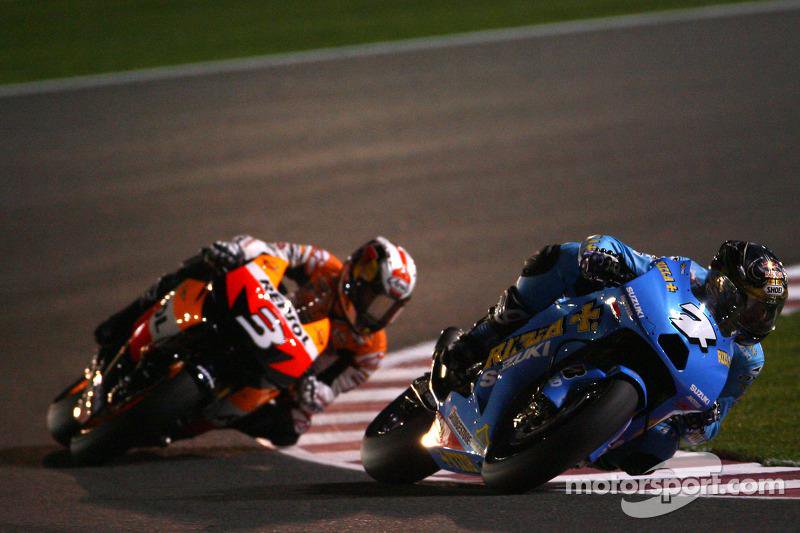 37 days to go until the start of the #MotoGP season.
<a href="/26_DaniPedrosa/">Dani Pedrosa</a> and <a href="/chrisvermeulen7/">Chris Vermeulen</a> at Lusail, 2009 #QatarGP