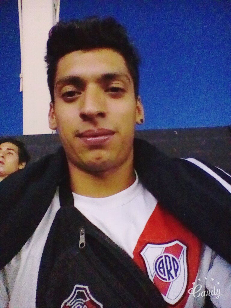 Mauri14_Carp's tweet photo. De ayer alentando a mi vida ❤
En la buenas y en las malas.. @RiverLPM https://t.co/hwXZmixk9K